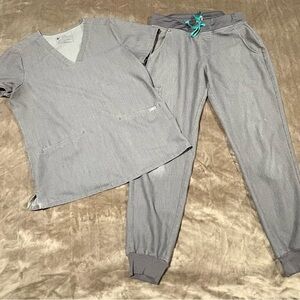 Figs Graphite Scrub Set